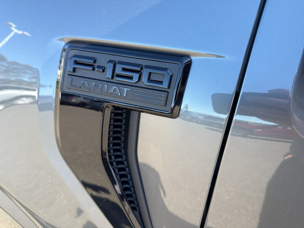 New 2025 Ford F-150 Lariat TRUCK