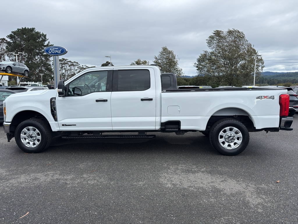 Used 2024 Ford F-250 XLT Truck Crew Cab