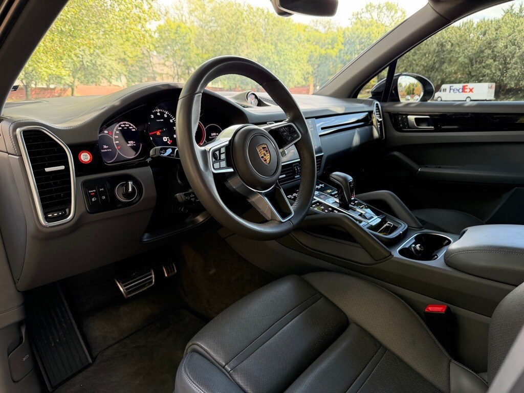 2022 Porsche Cayenne S photo 4