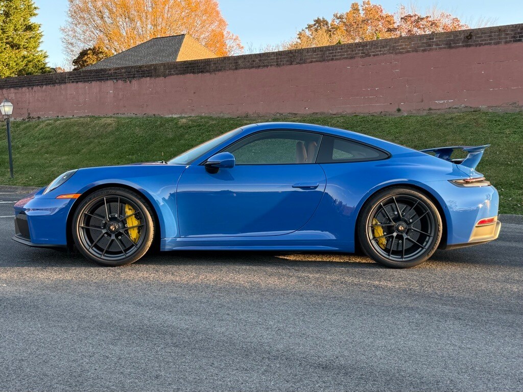 2025 Porsche 911 GTS photo 2