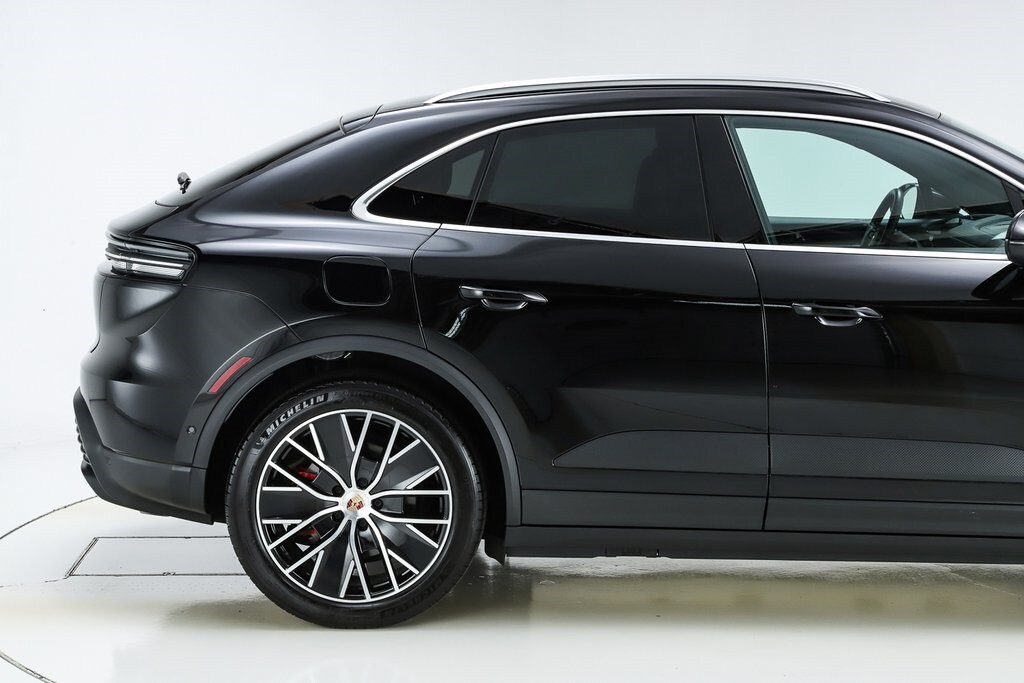 2025 Porsche Macan S - Photo 25
