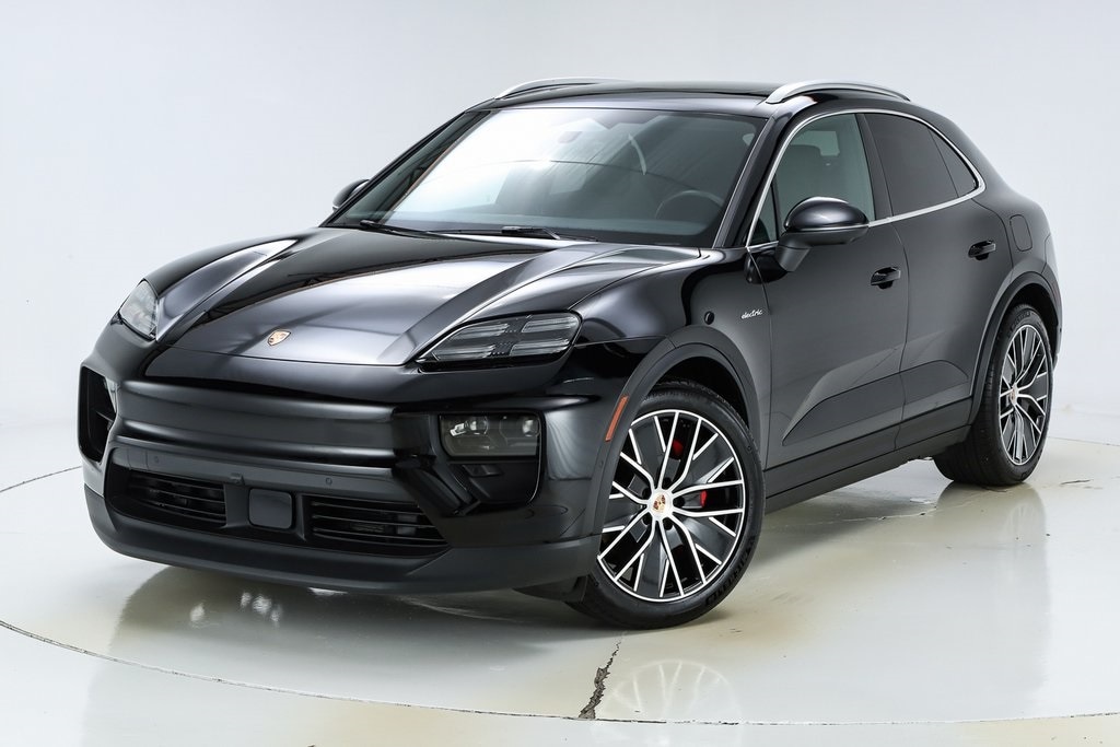 2025 Porsche Macan S's photo
