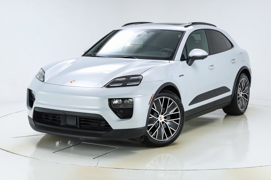 2025 Porsche Macan Base's photo
