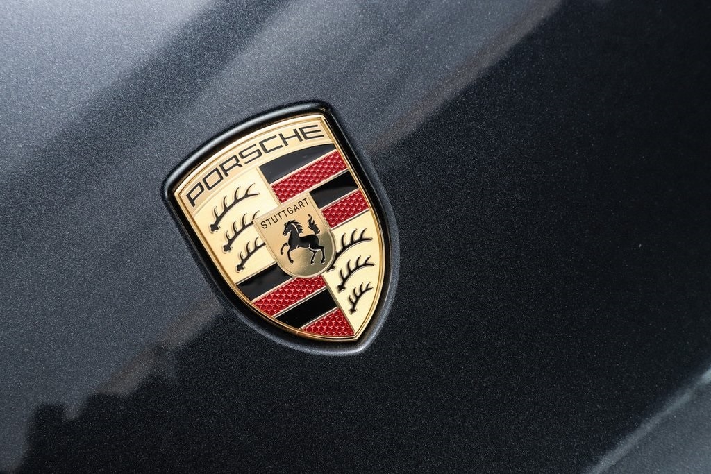 2025 Porsche Taycan S - Photo 31