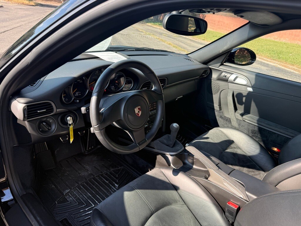 2011 Porsche 911 GT3 photo 3