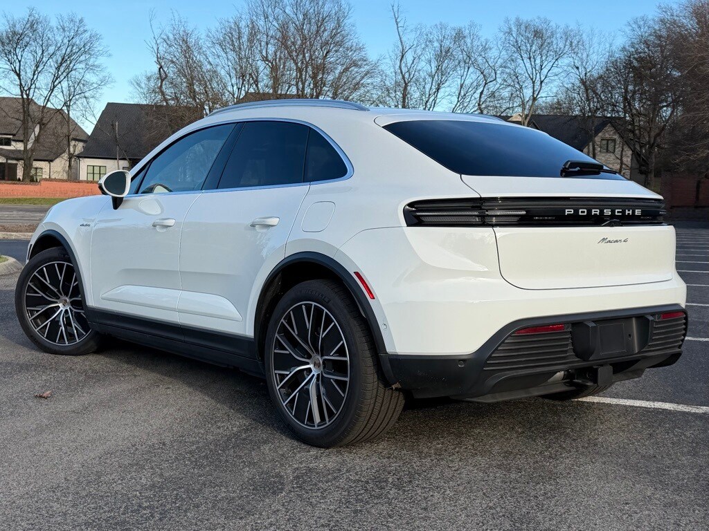 2025 Porsche Macan Electric 4 photo 3