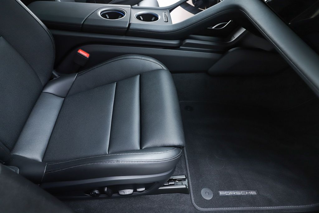 2025 Porsche Taycan Base - Photo 66