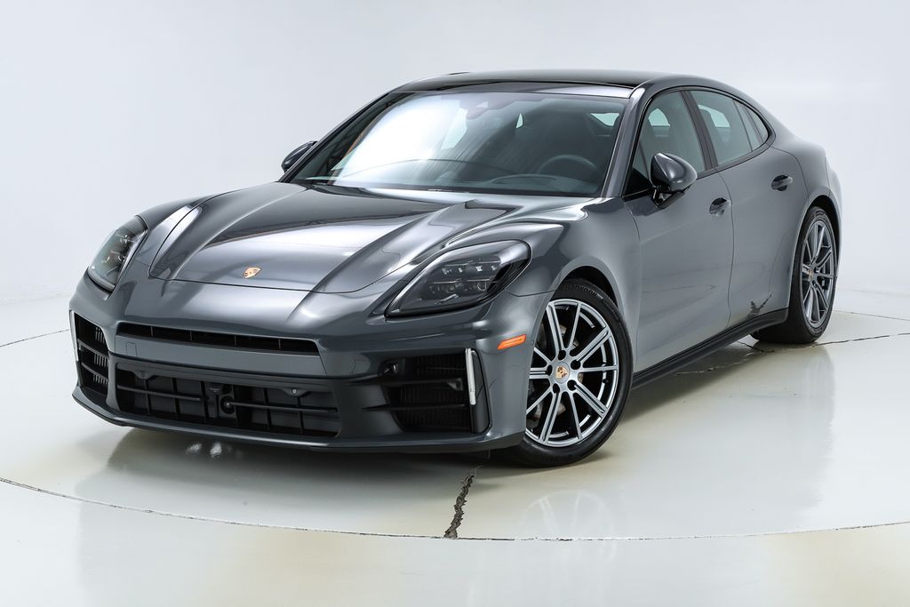 2025 Porsche Panamera 4's photo