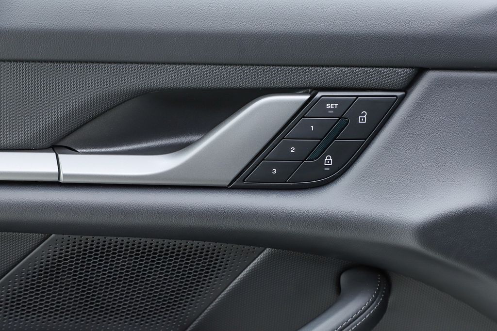 2025 Porsche Taycan Base - Photo 42
