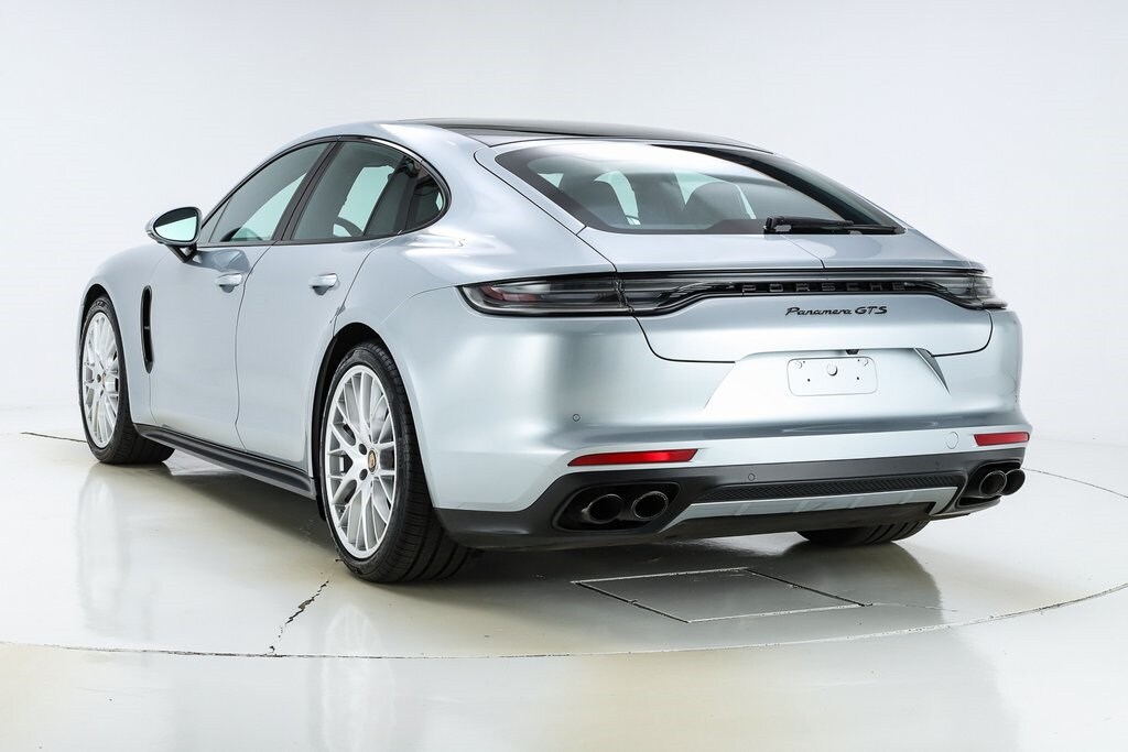 2022 Porsche Panamera GTS photo 2