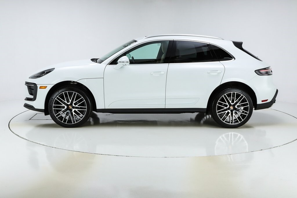 2026 Porsche Macan T photo 2