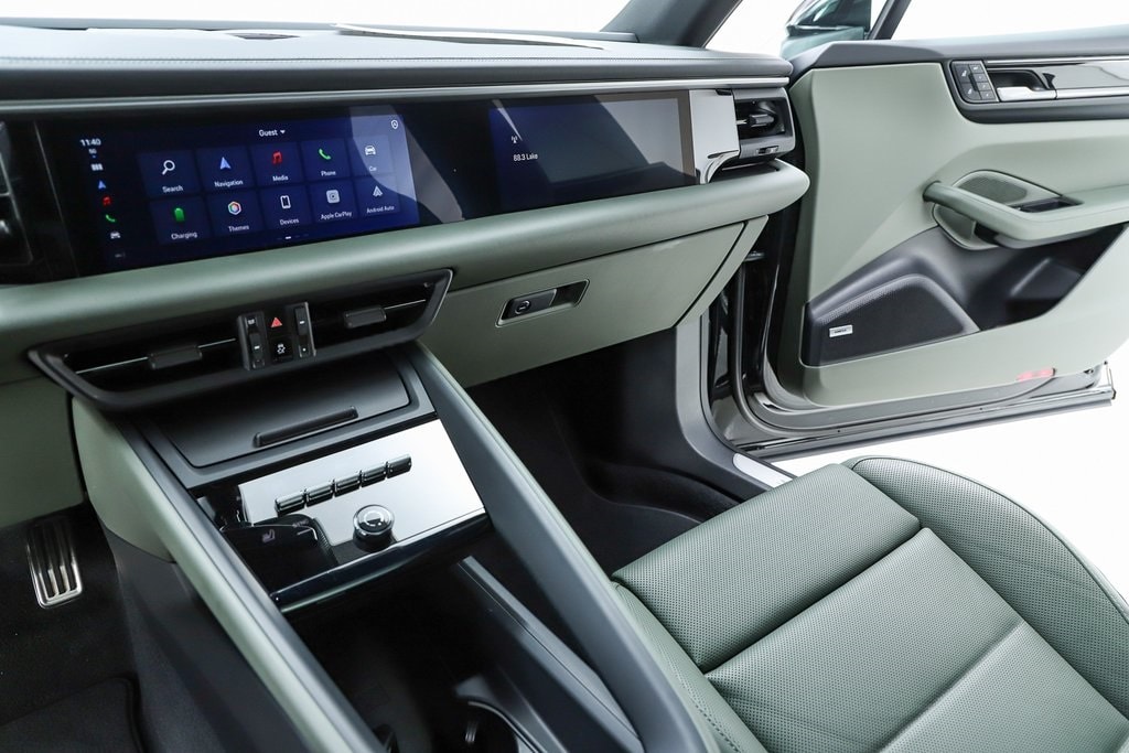 2025 Porsche Macan S - Photo 51