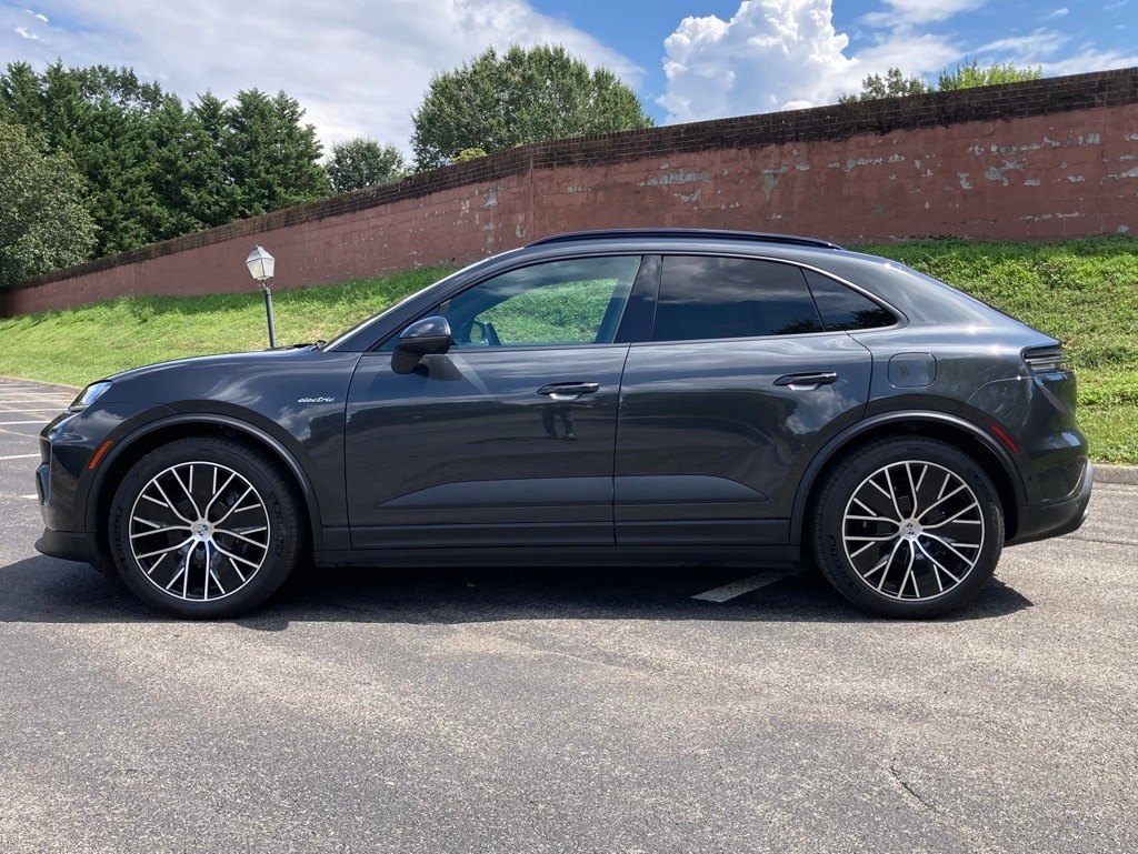 Certified 2024 Porsche Macan Base with VIN WP1AA2XA5RL000448 for sale in Knoxville, TN