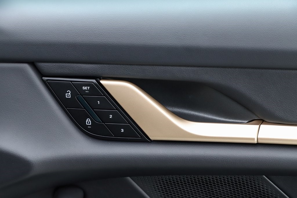 2025 Porsche Taycan S - Photo 67