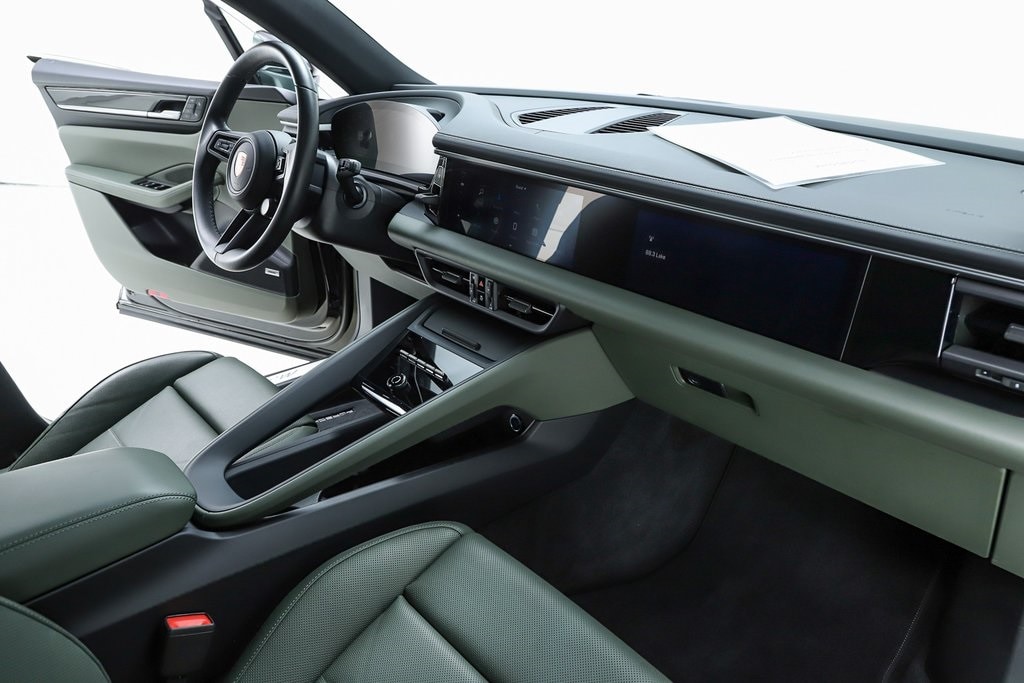 2025 Porsche Macan S - Photo 69