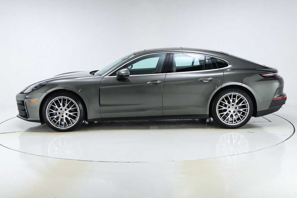 2025 Porsche Panamera 4 photo 2
