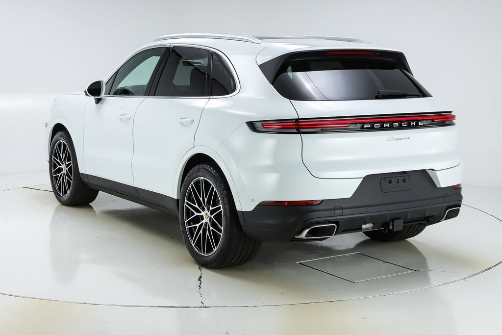 2026 Porsche Cayenne photo 3