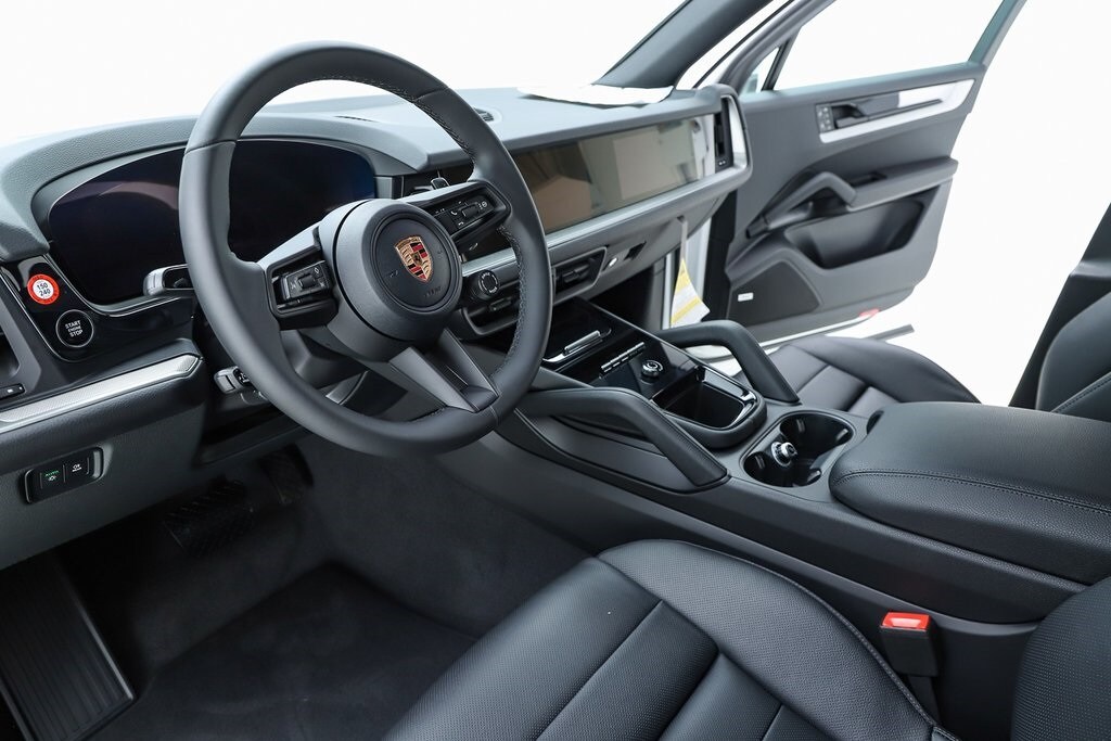 2026 Porsche Cayenne photo 4