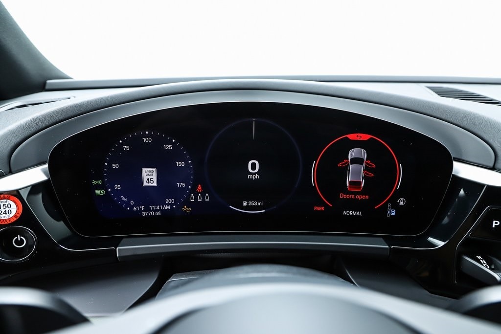 2025 Porsche Macan S - Photo 57