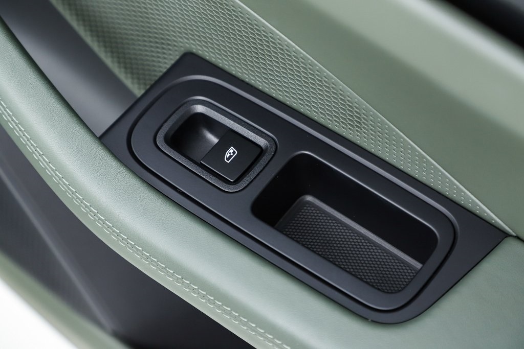 2025 Porsche Macan S - Photo 65