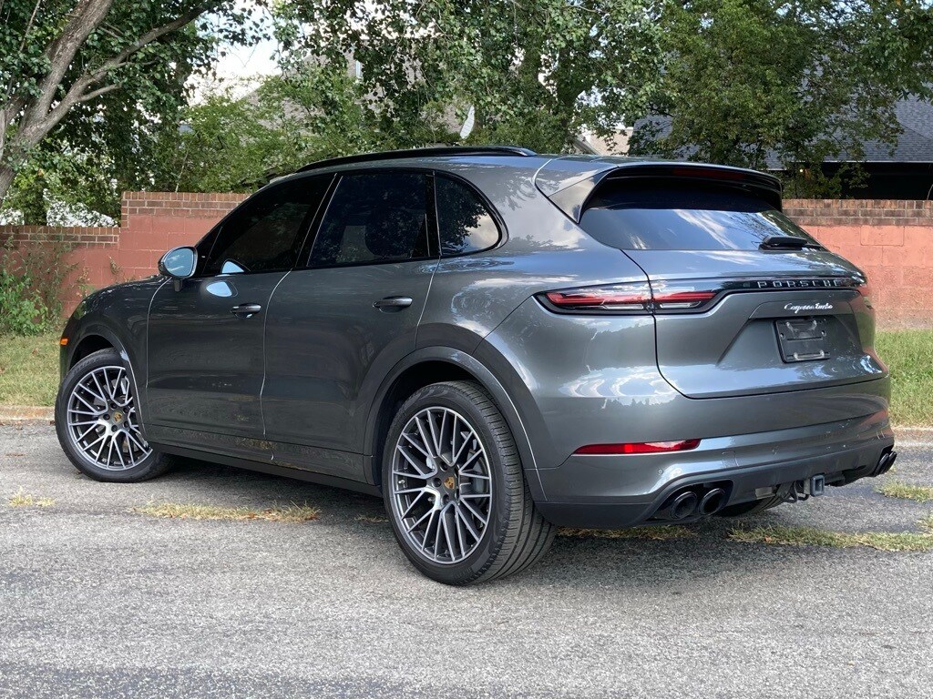 2019 Porsche Cayenne Turbo photo 3