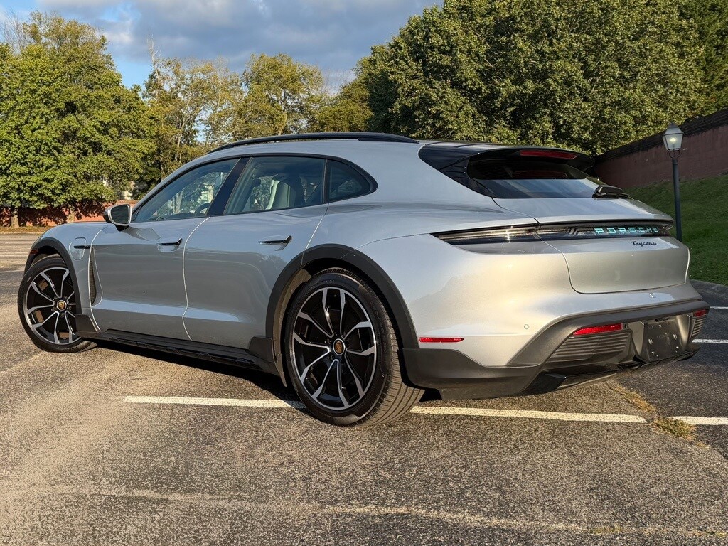 2022 Porsche Taycan Cross Turismo 4 photo 3