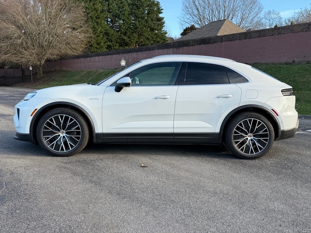 Certified 2025 Porsche Macan Base with VIN WP1AA2XA2SL001272 for sale in Knoxville, TN