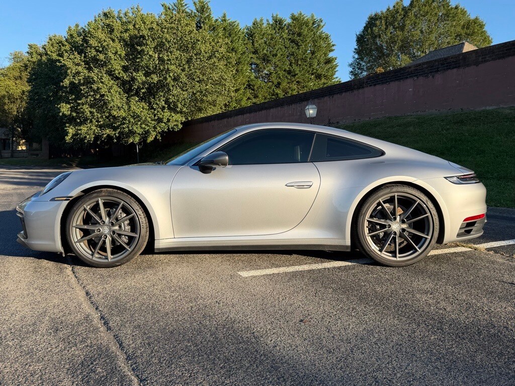 2024 Porsche 911 T photo 2