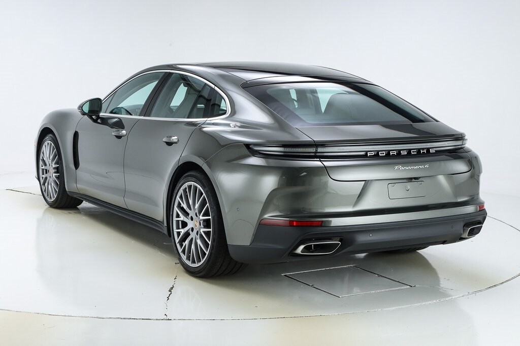 2025 Porsche Panamera 4 photo 3