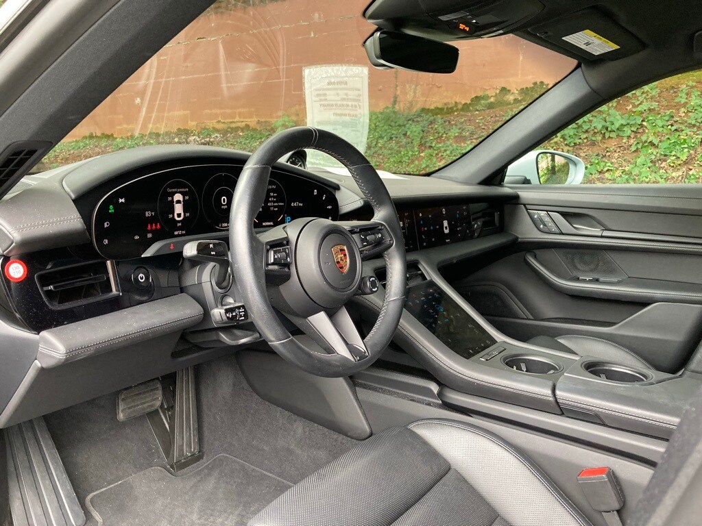 2024 Porsche Taycan 4S photo 4