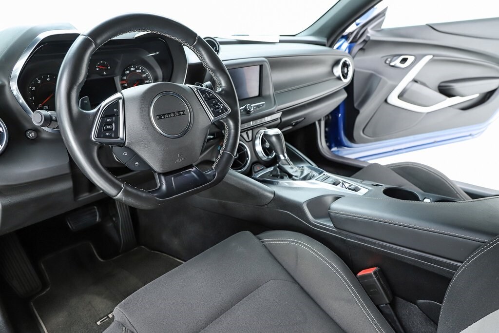 2020 Chevrolet Camaro LT1 photo 4