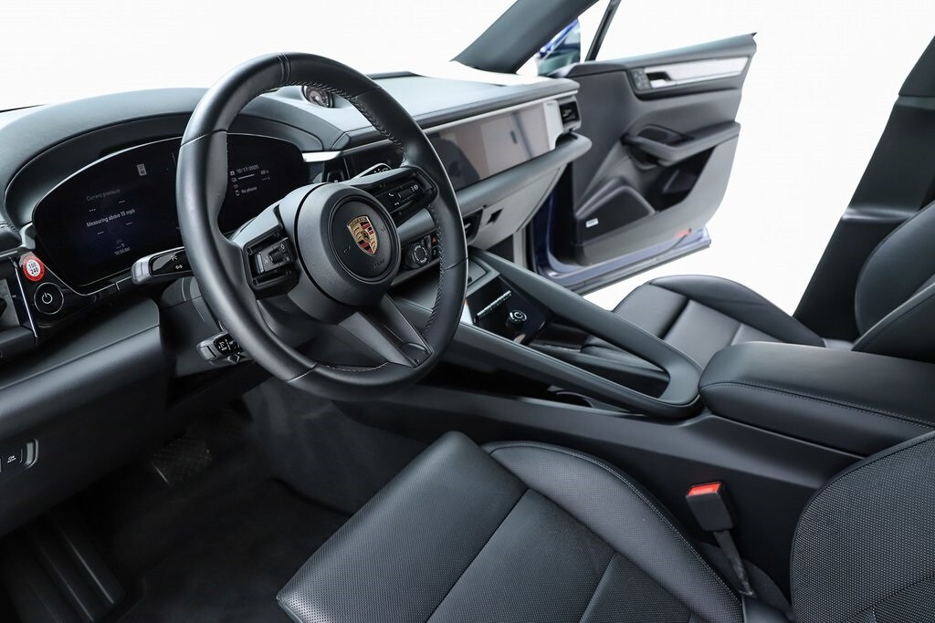 2024 Porsche Macan Electric 4 photo 4