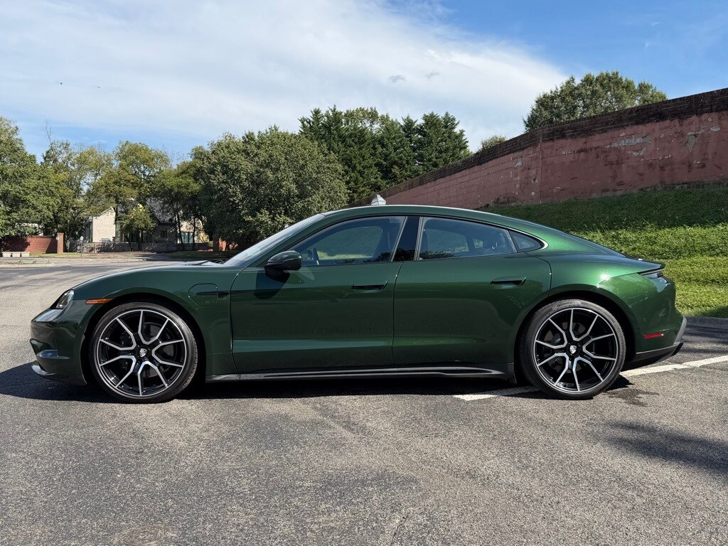 2025 Porsche Taycan photo 2
