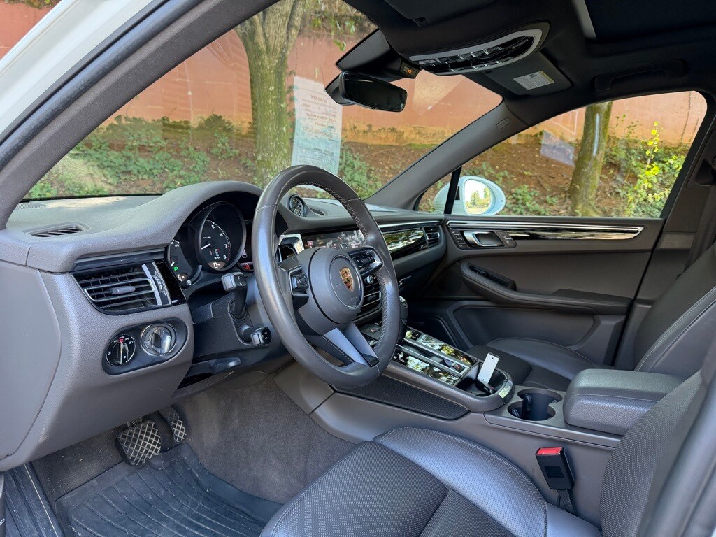 2022 Porsche Macan photo 4