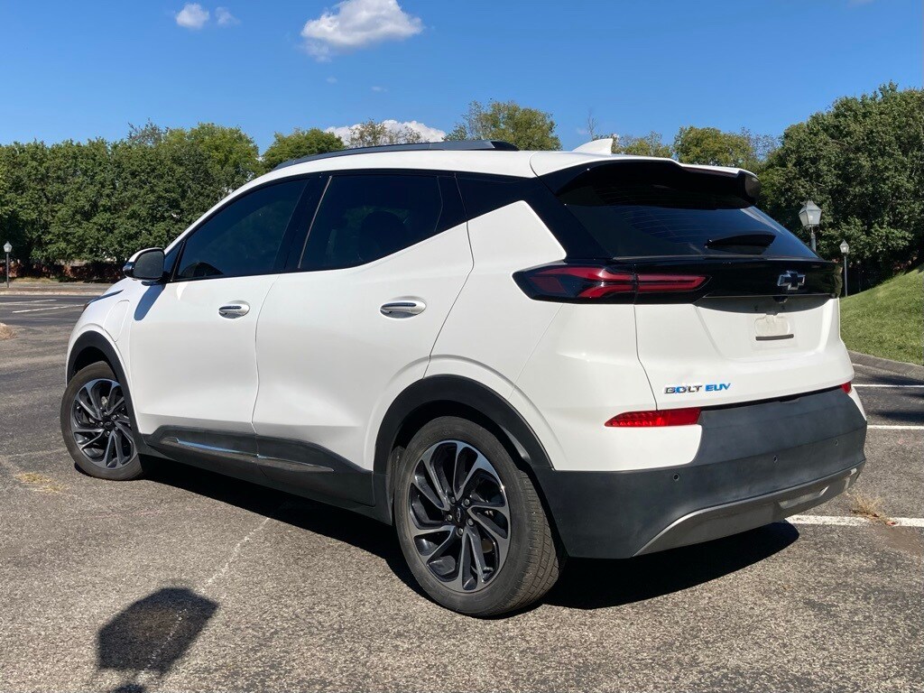 2022 Chevrolet Bolt EUV Premier photo 3