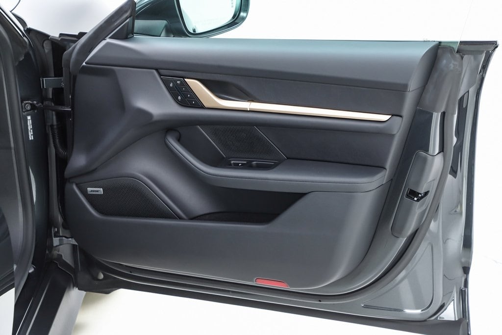 2025 Porsche Taycan S - Photo 64