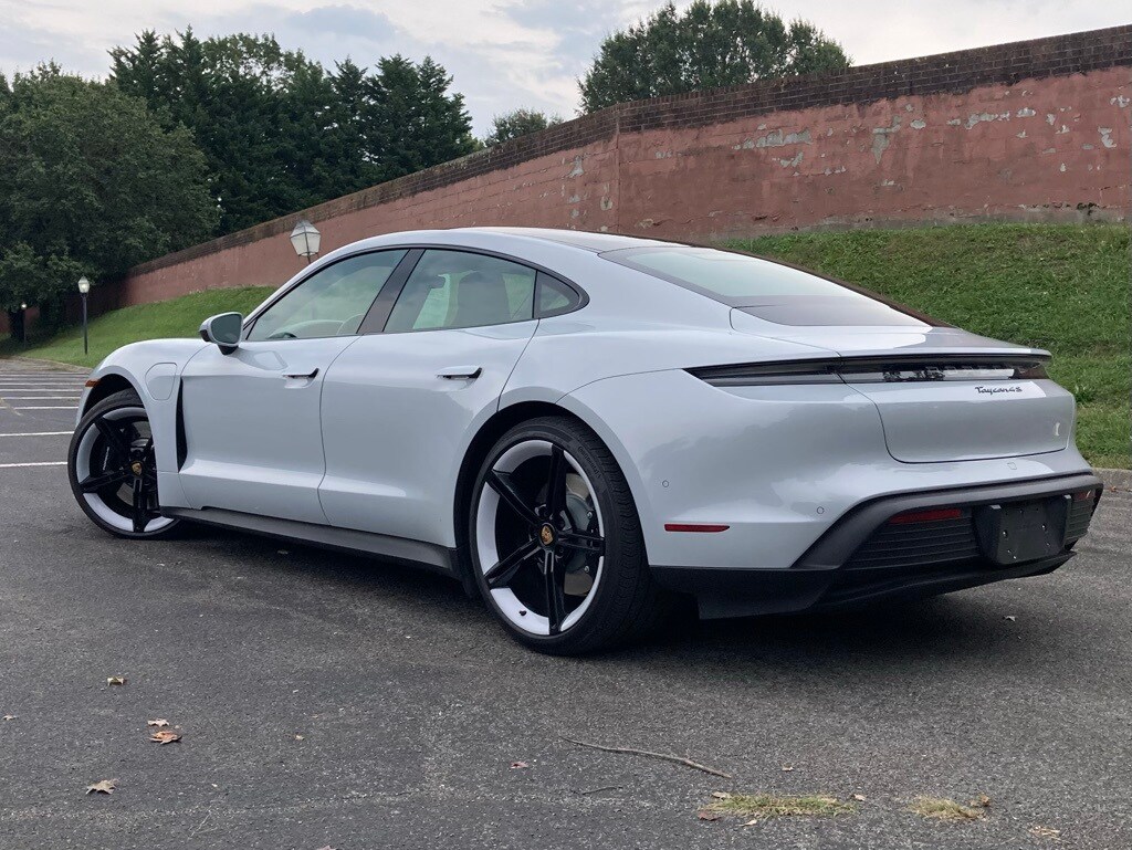 2024 Porsche Taycan 4S photo 3