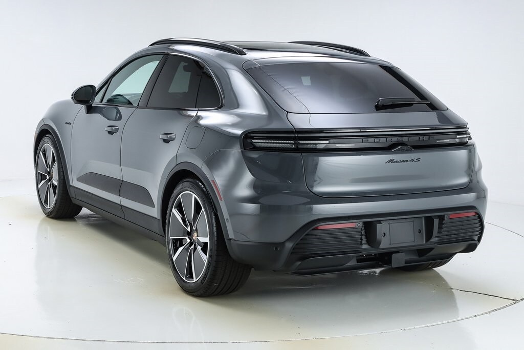 2025 Porsche Macan Electric photo 2