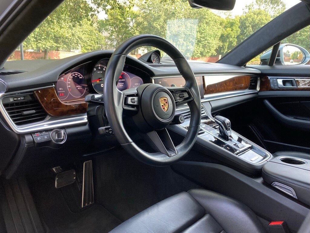 2022 Porsche Panamera GTS photo 4