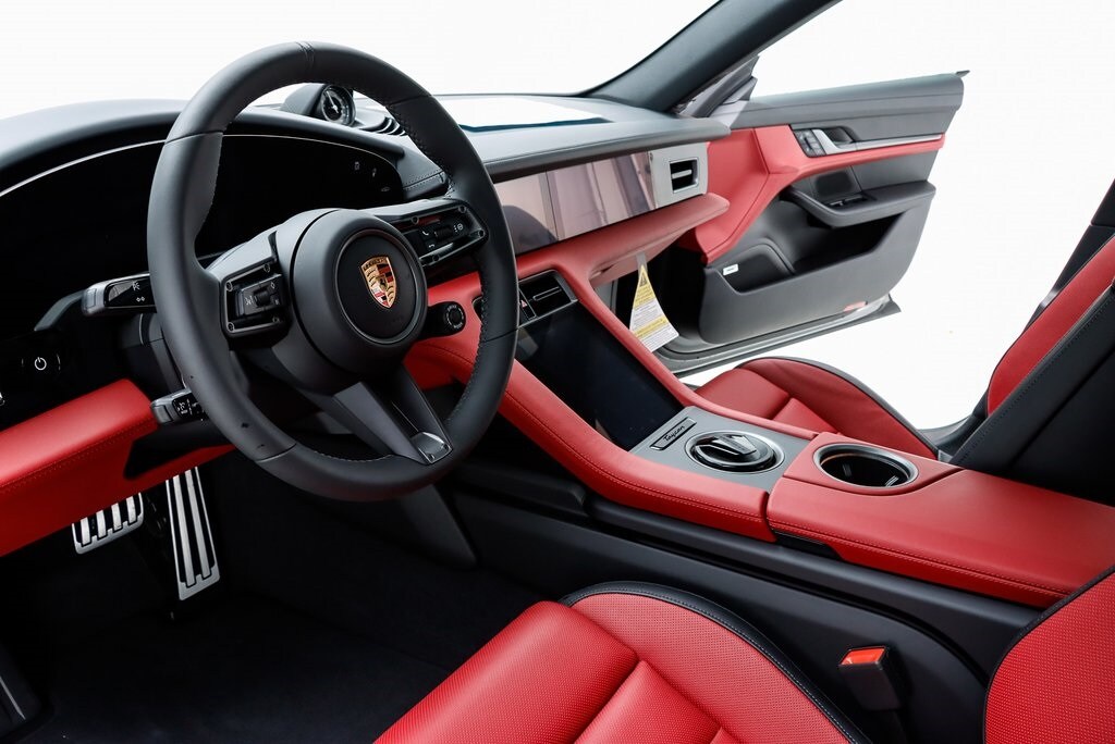 2025 Porsche Taycan 4S photo 4