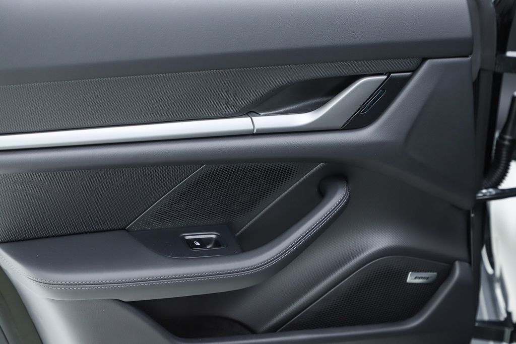 2025 Porsche Taycan Base - Photo 38