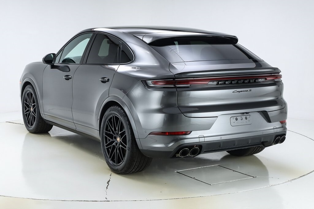 2025 Porsche Cayenne Coupe S photo 3