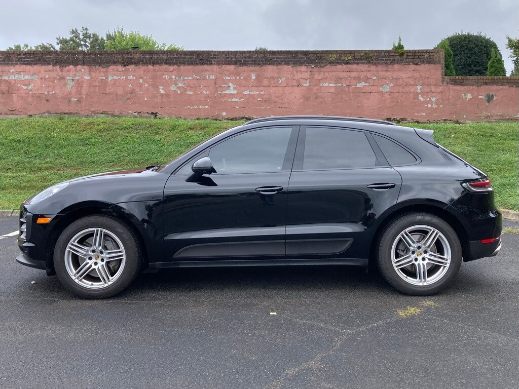 2021 Porsche Macan S photo 2
