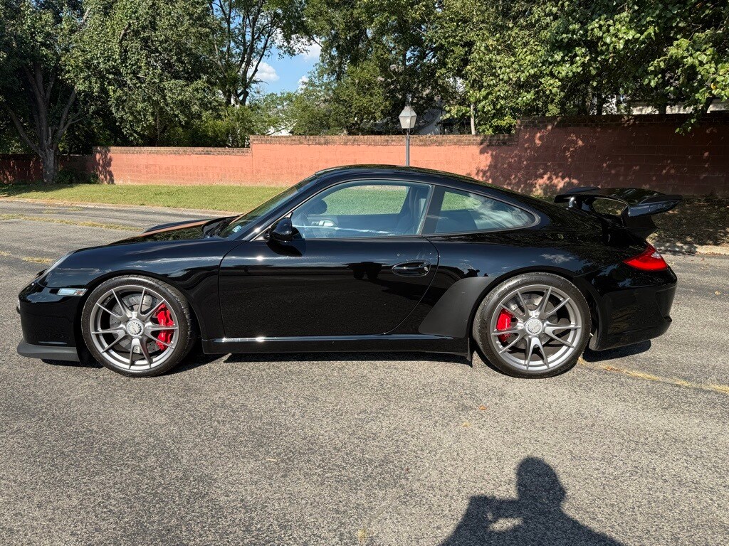 2011 Porsche 911 GT3 photo 2