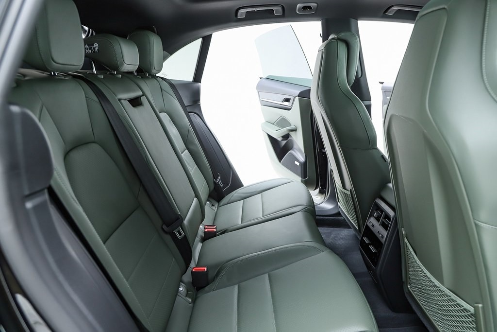 2025 Porsche Macan S - Photo 74