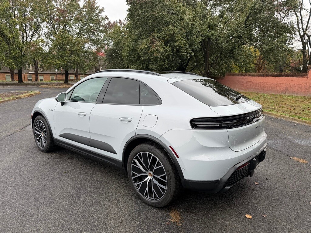 2025 Porsche Macan Electric Base photo 3