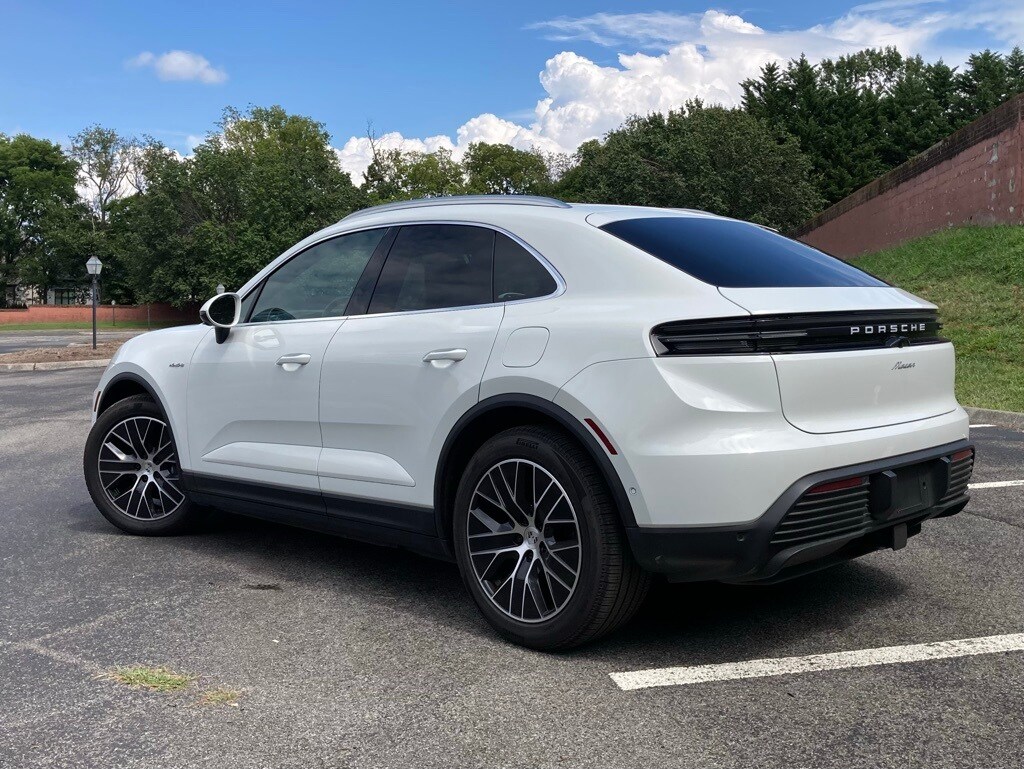 2025 Porsche Macan Electric Base photo 3