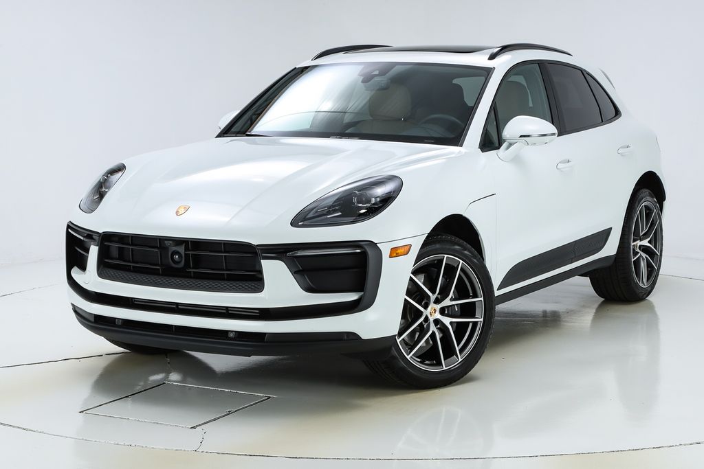 2025 Porsche Macan -'s photo