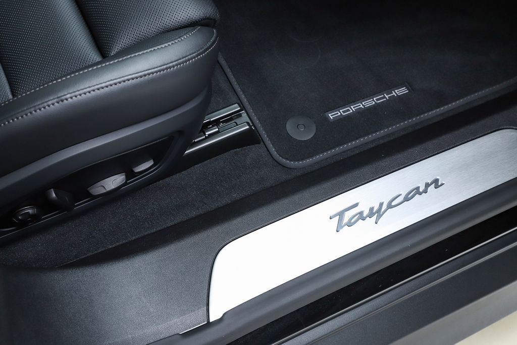 2025 Porsche Taycan Base - Photo 67