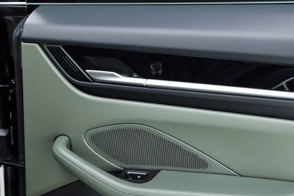 2025 Porsche Macan S - Photo 61